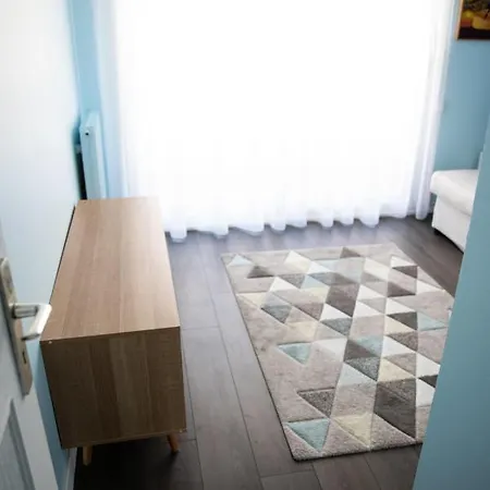 Apartment Hostnfly - Bright Designer Near Montmartre