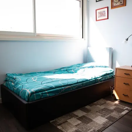 Hostnfly - Bright Designer Near Montmartre Apartment